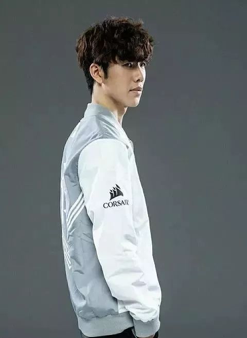 官方：哔哩哔哩将直播整个2025 LPL 赛事！